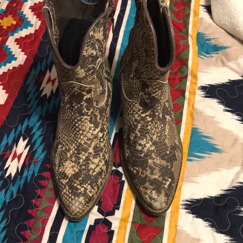 ZiGiny Snake Skin Booties